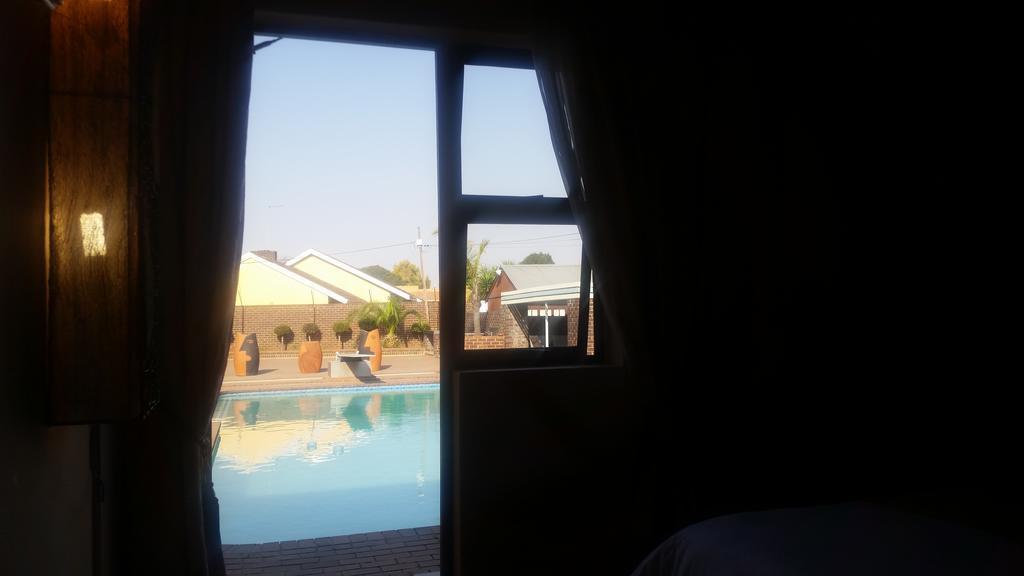 African Phoenix Guest Lodge Johannesburg Luaran gambar