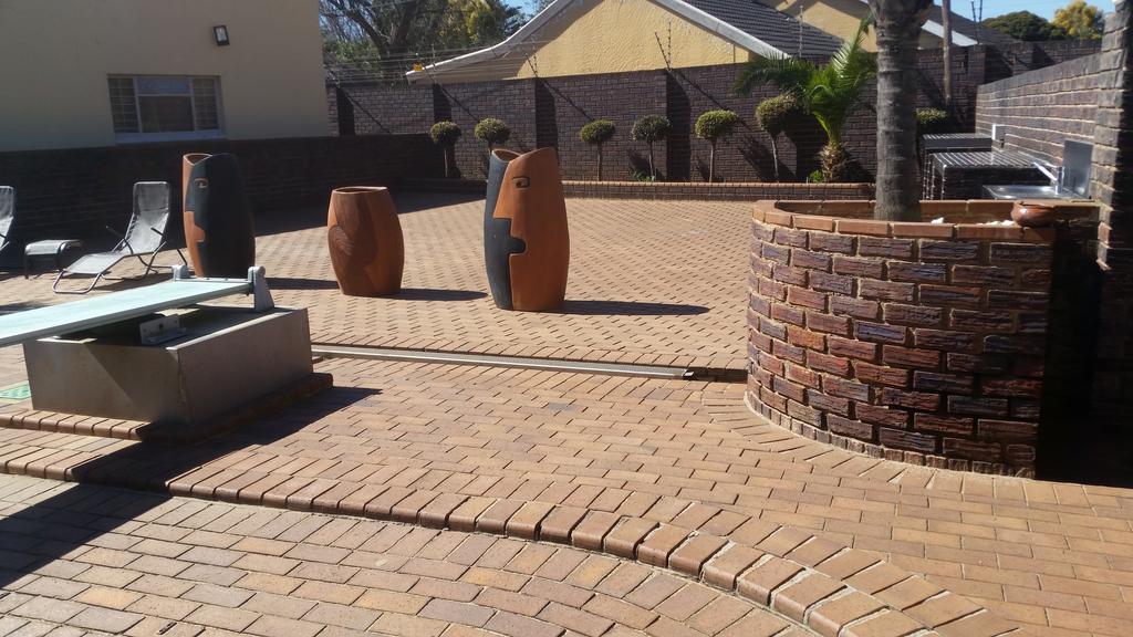 African Phoenix Guest Lodge Johannesburg Luaran gambar