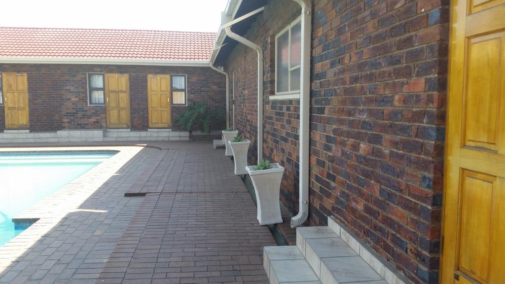 African Phoenix Guest Lodge Johannesburg Luaran gambar