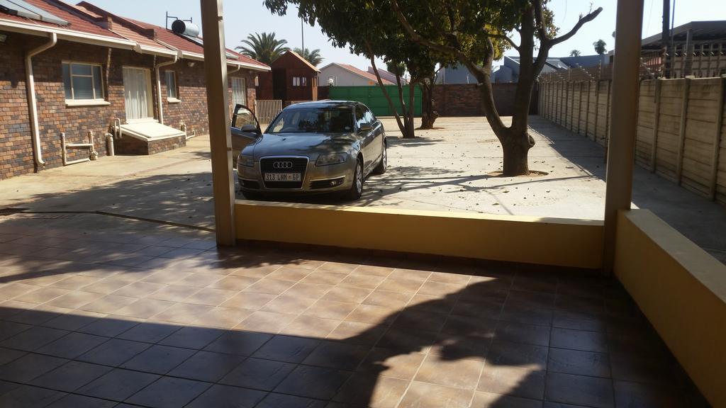 African Phoenix Guest Lodge Johannesburg Luaran gambar