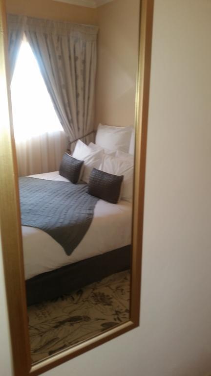 African Phoenix Guest Lodge Johannesburg Luaran gambar