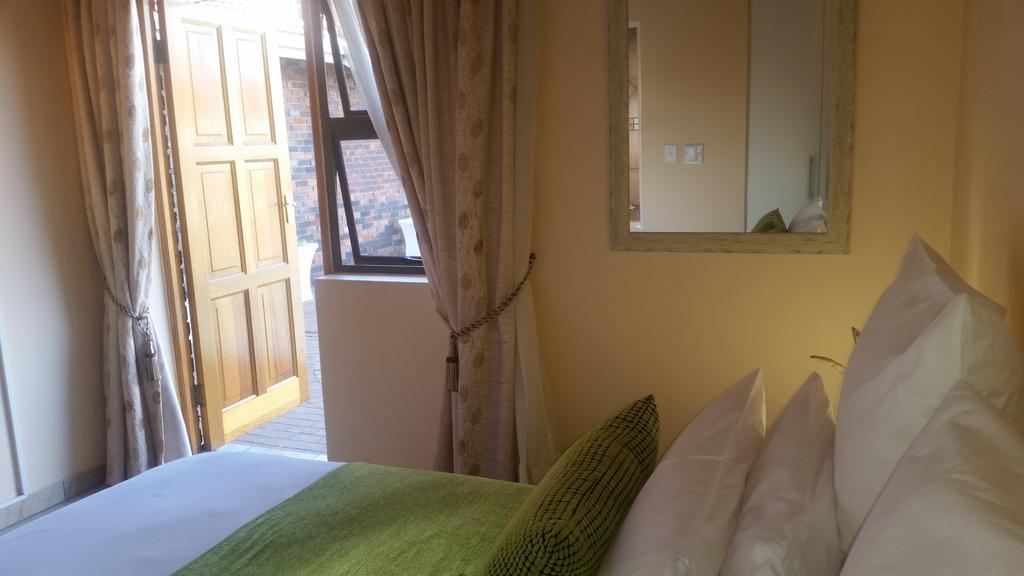 African Phoenix Guest Lodge Johannesburg Luaran gambar