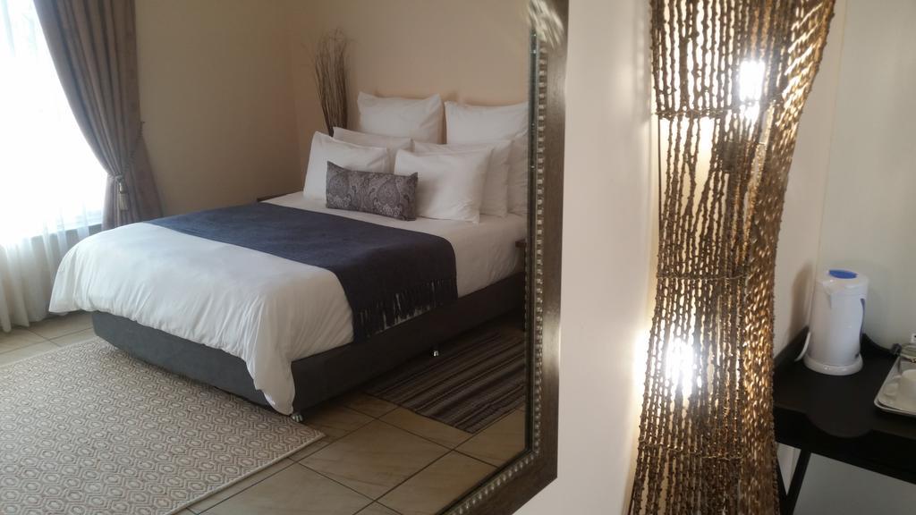 African Phoenix Guest Lodge Johannesburg Luaran gambar