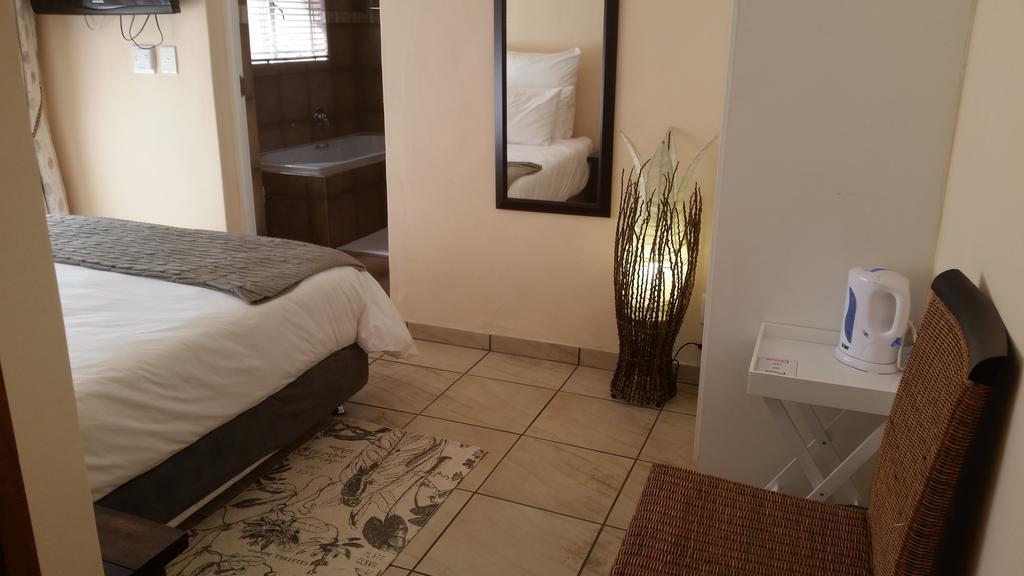 African Phoenix Guest Lodge Johannesburg Luaran gambar